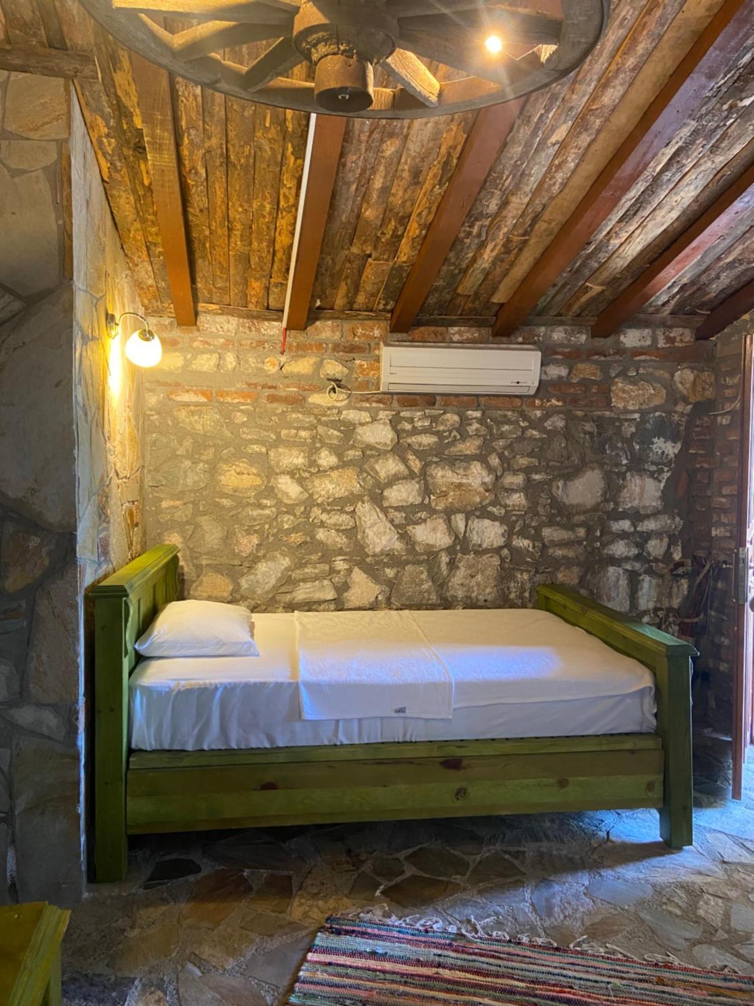 Pavelin Yeri Otel Едреміт Екстер'єр фото