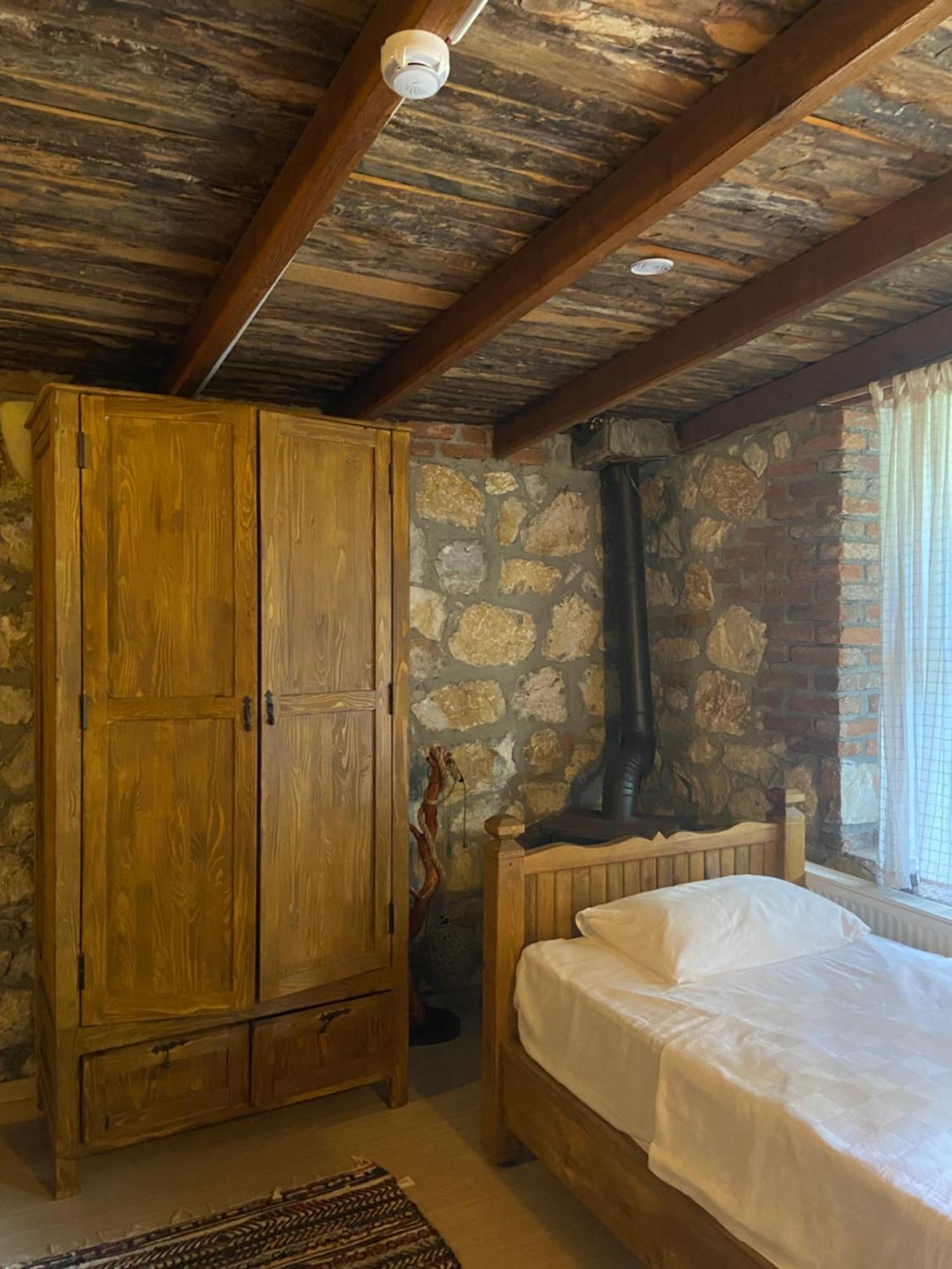 Pavelin Yeri Otel Едреміт Екстер'єр фото